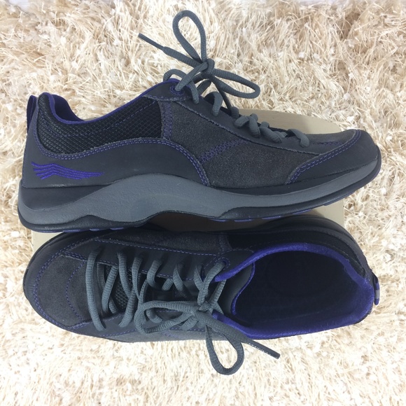 dansko slip resistant work shoe